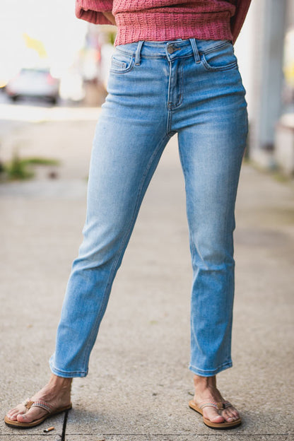 Vervet Crop Slim Straight Jean